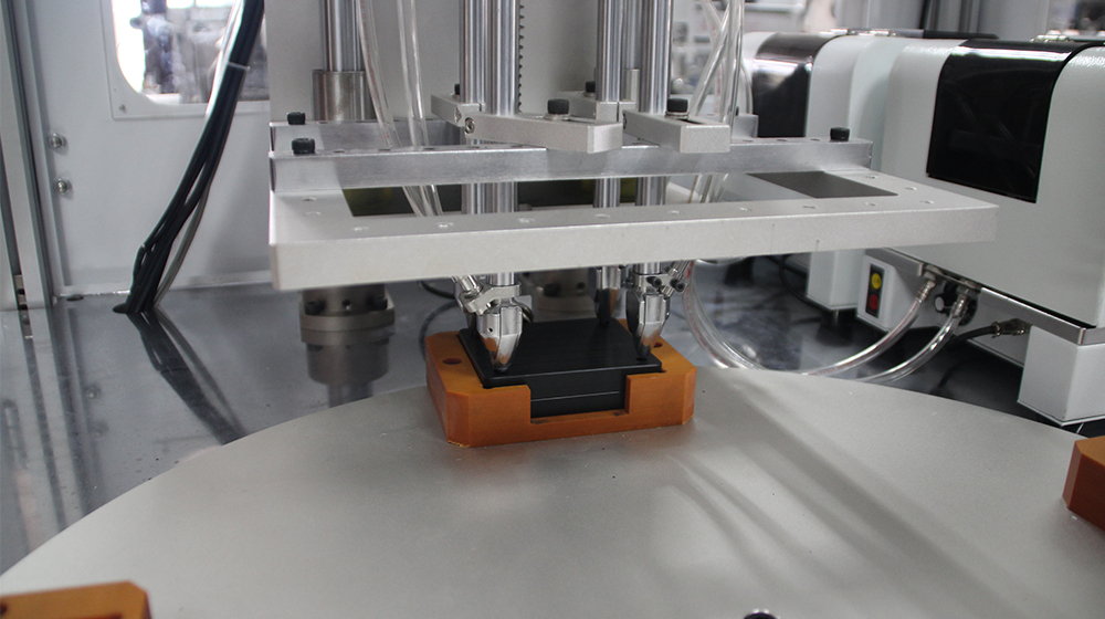 轉(zhuǎn)盤式多頭螺絲機